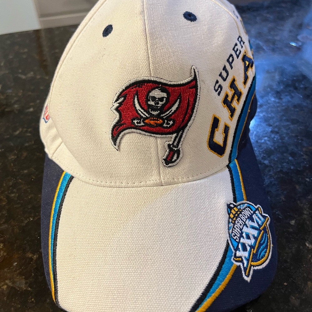 Super Bowl 37 Tampa Bay Bucs Hat